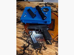 Sig Sauer P220, calibro 45.ACP incluso sistema di cambio 22.lfb