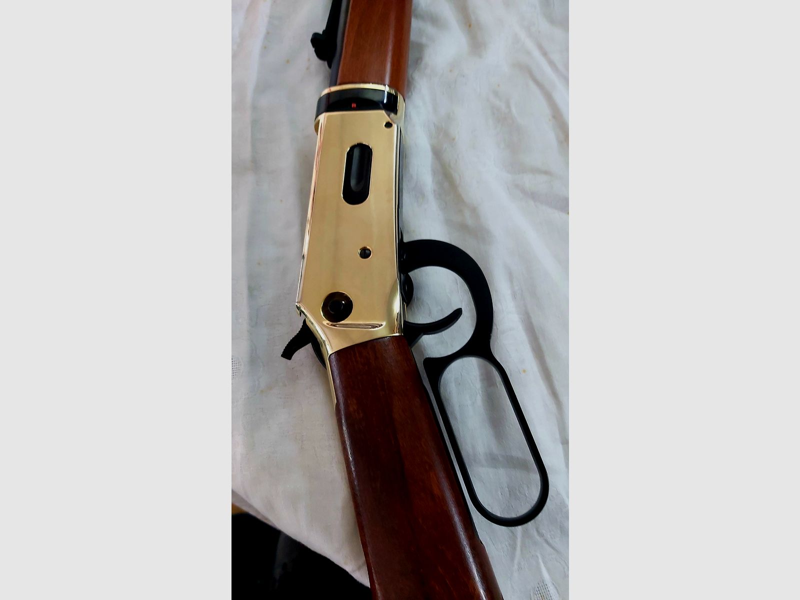 Walther Lever Action Wells Fargo long CO2-Gewehr in Gold-Optik im Kaliber 4,5mm -