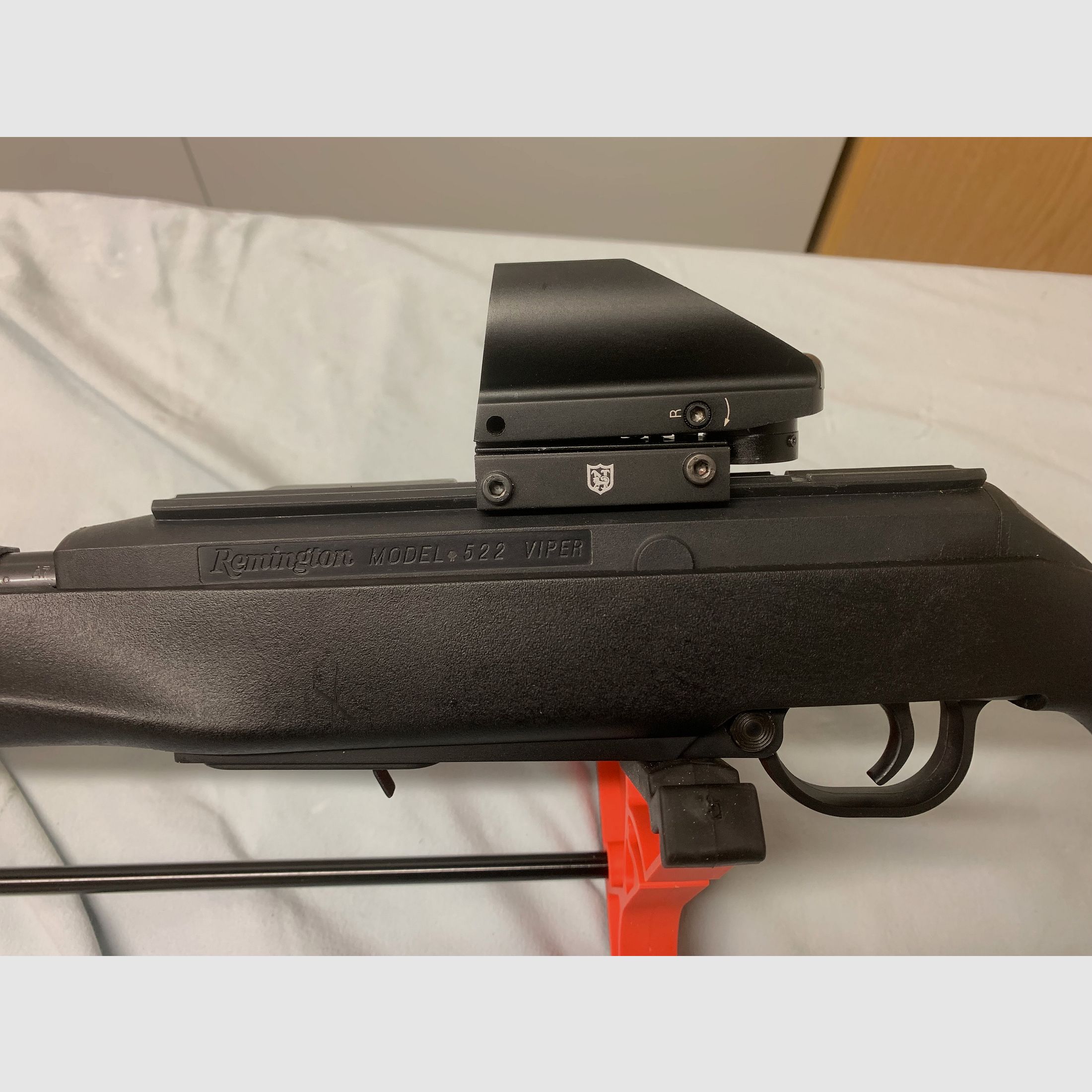 Remington Viper SLB - .22 lfb mit Optik + 2 Magazinen