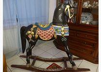 Maestro falegname artista cavallo di legno