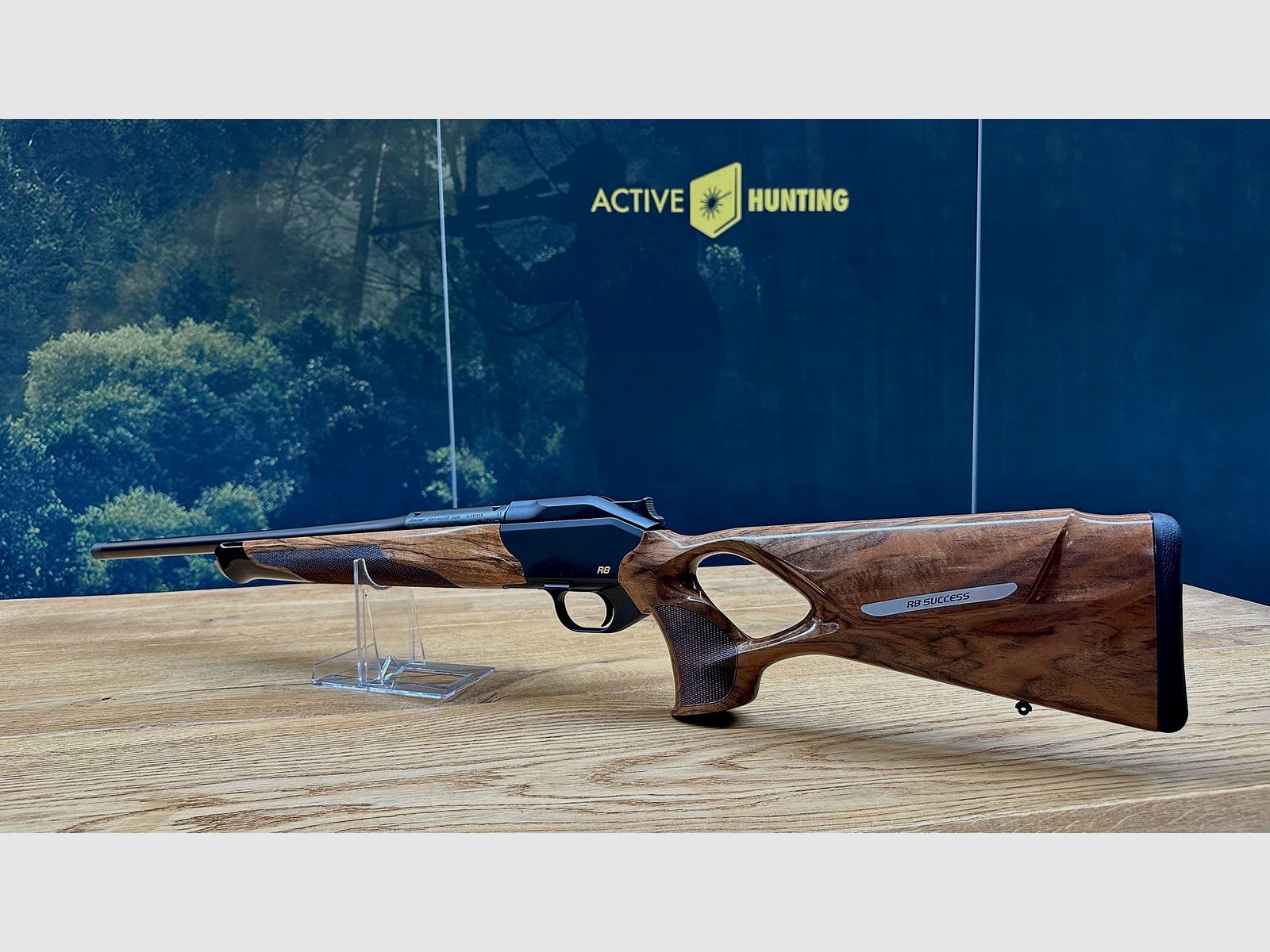 Blaser R8 Success / HK 4 / Lochschaft / gekürzter Lauf / M15x1 / Kaliber nach Wahl / AH Kammergriffkugel