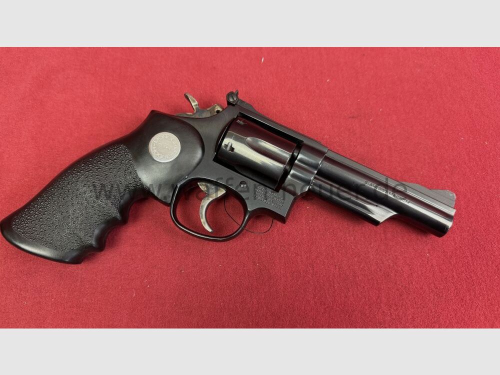 Smith & Wesson 19-4 Classic