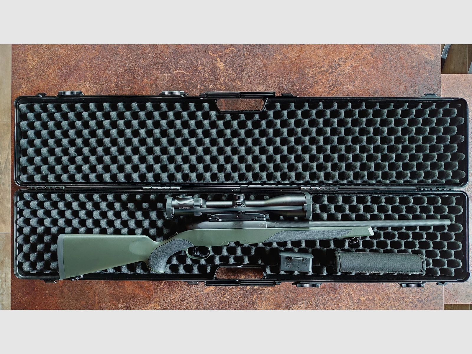 Steyr Mannlicher SM12 SX Semi-Weight mit Swarovski Z8i & Schalldämpfer – Hochwertiges Jagdset