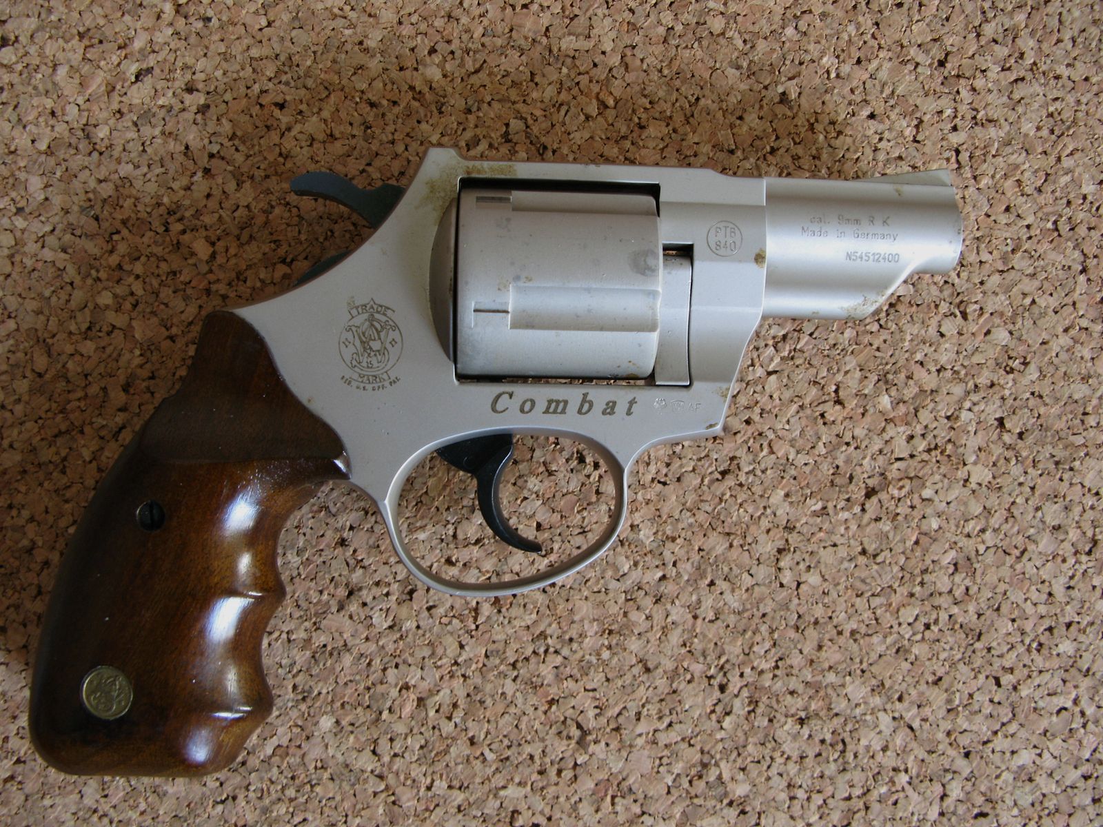 Revolver Smith & Wesson Combat cal. 9 mm R.K.