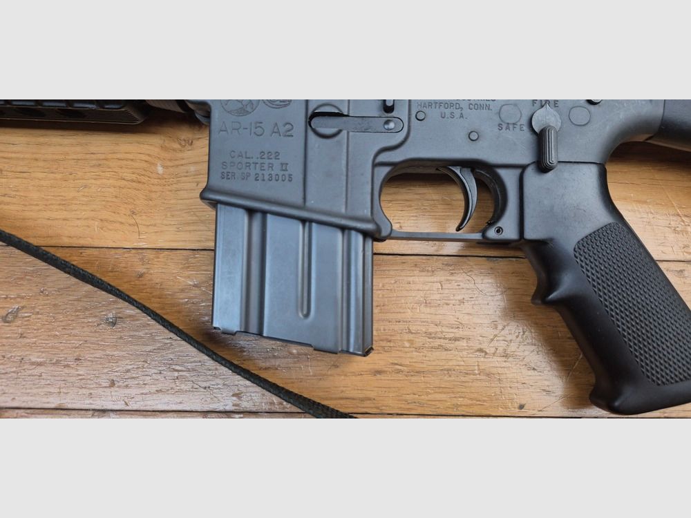 Sehr schöne Colt AR15 A2 Sporter II Repetierbüchse – Kaliber 222 rem. – 100% Colt Herstellung um 1985 – Zwischen der M16 A1 und der M16 A2 im Colt Stammbaum – Exzellente Standwaffe von hoher Qualität für Fans der AR15 Plattform – TBE++, Bild 6 von 43