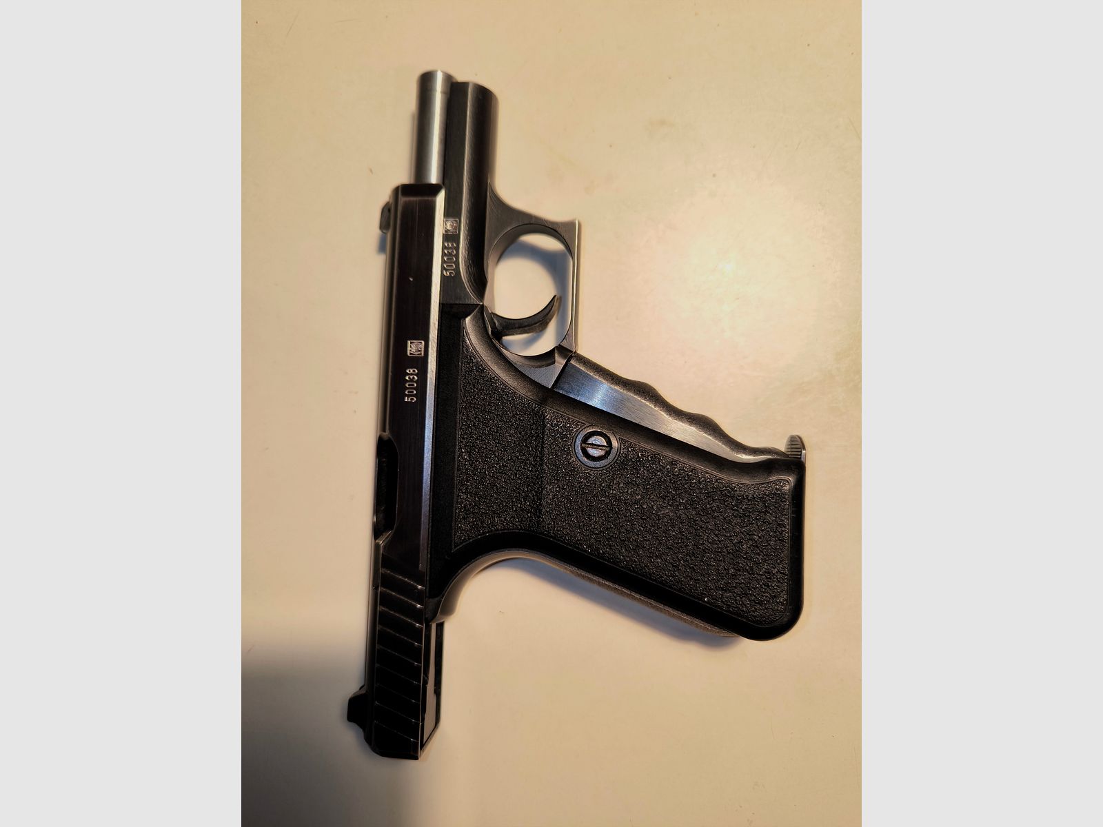 Heckler & Koch P7 - 9mm