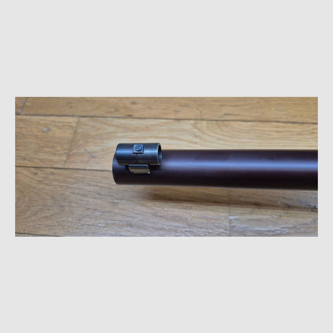 Zeer indrukwekkend Duits handgemaakt geweer type Remington Creedmoor Long Range / Sharps 1874 – Competitiewapen voor zwartkruit op maat – Kal. .45-100 – Zware loop type Lothar Walther van 85 cm – Stalen blok systeem – Hout in mooi walnoot en messing beslag – Staat bijna als nieuw – Word de Mr. Quigley de Australiër van uw stand! – Staat TBE+++, afbeelding 27 van 36