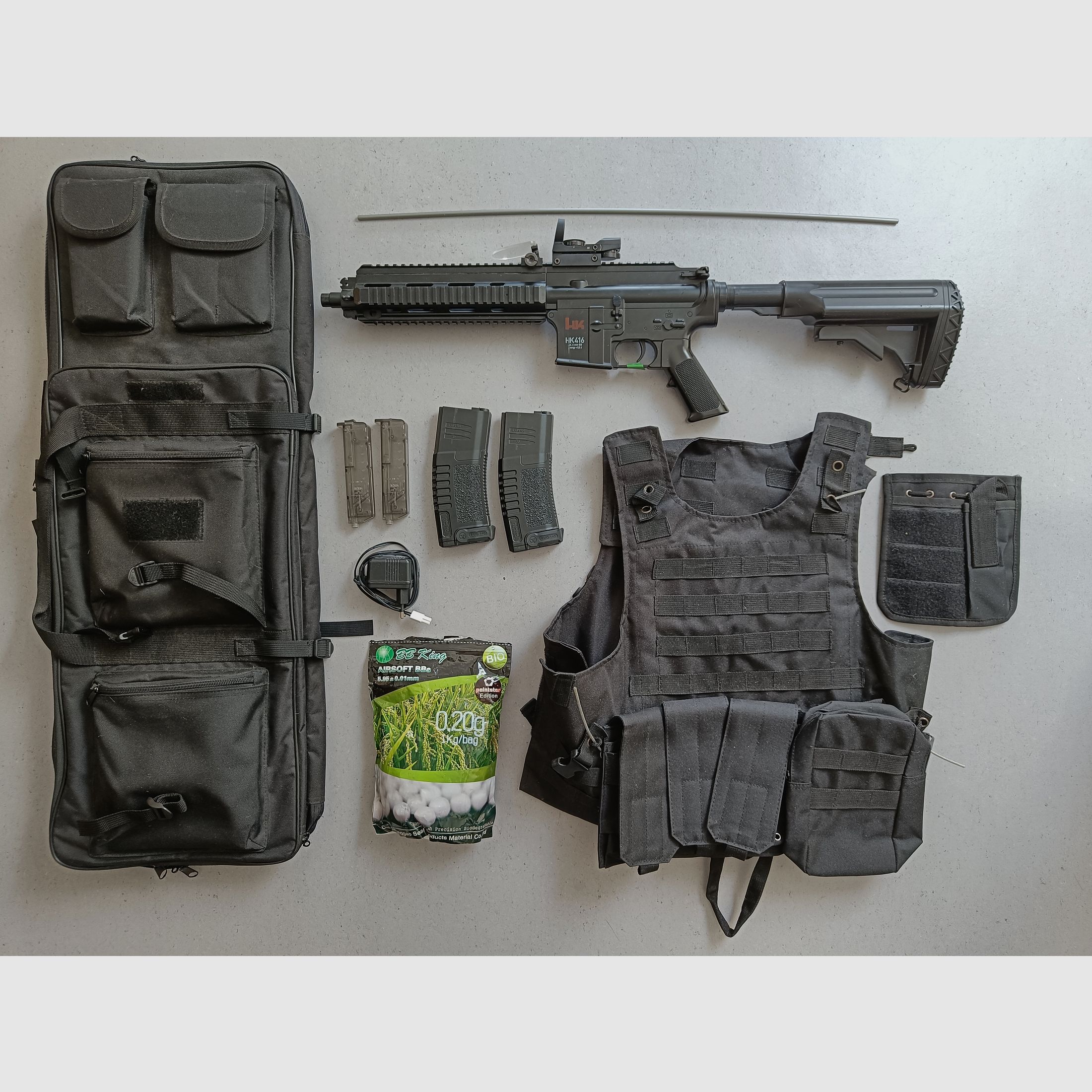 Komplette Airsoft-Ausrüstung – Gewehr, Weste, Visier, Tasche, Speedloader – Alles dabei!