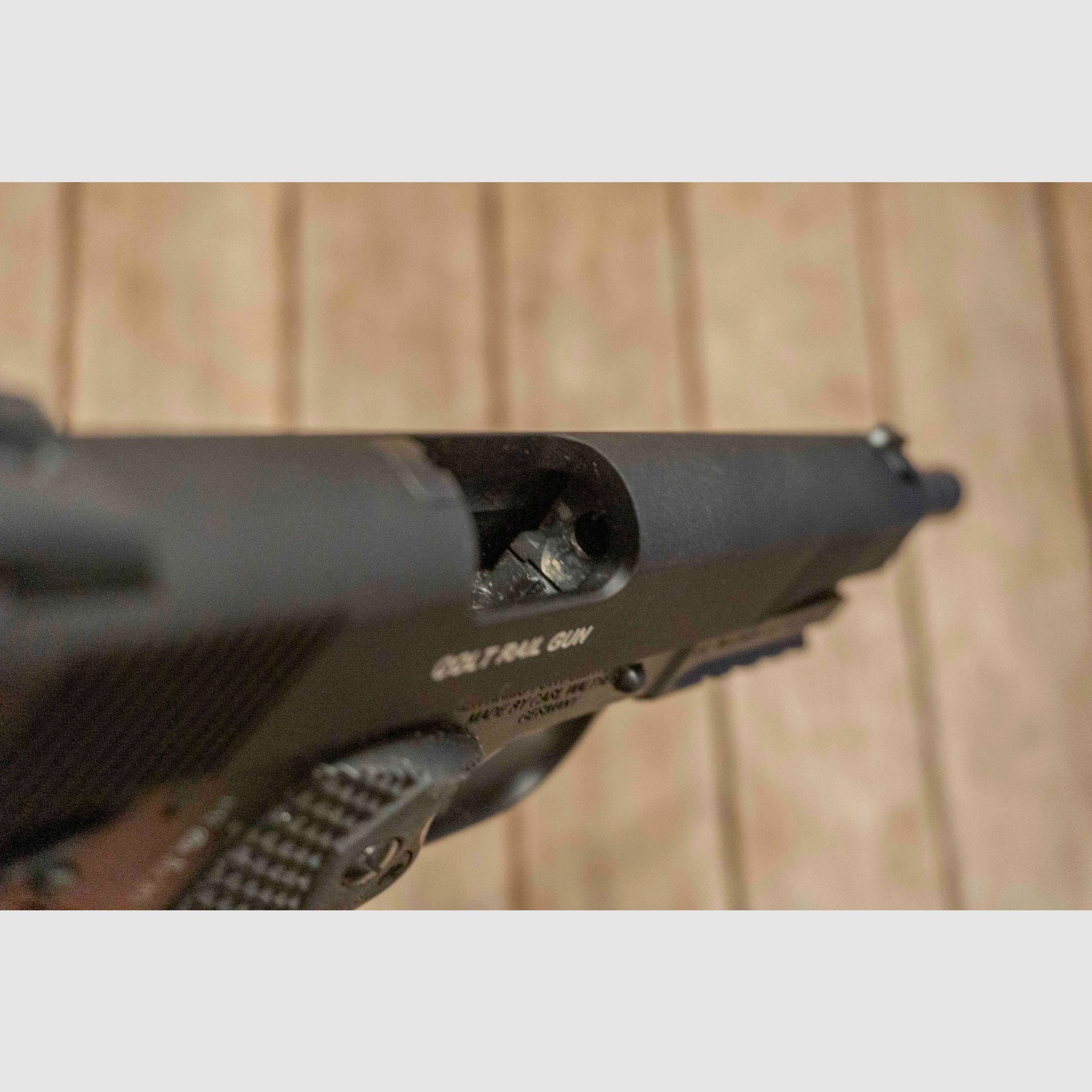 Pistole Colt 1911 Rail Gun Government Modell 22lfB