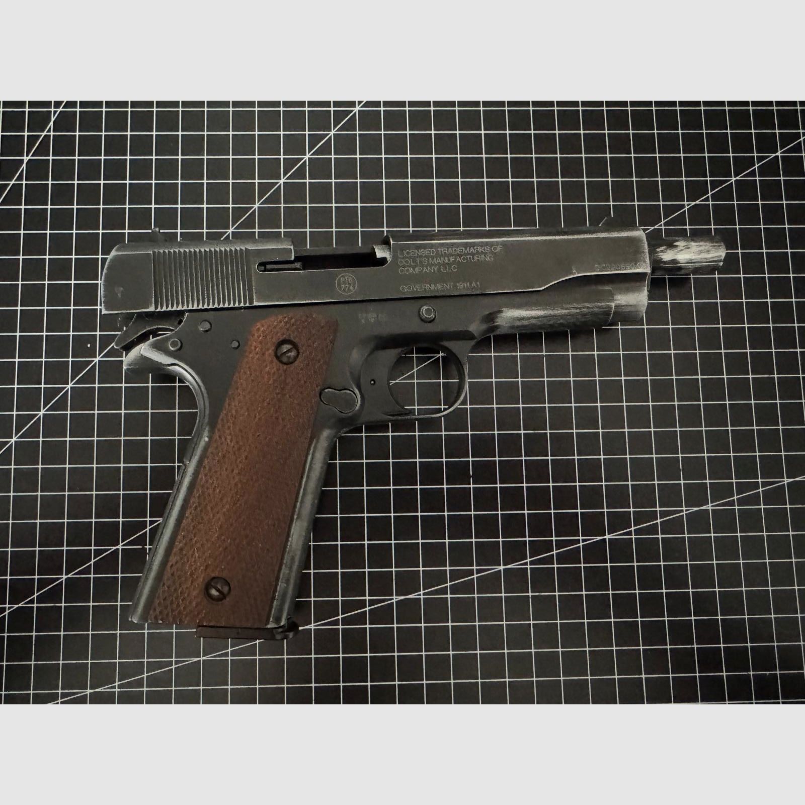 Umarex Colt Government 1911 A1, 9 mm P.A.K., Antik-Finish, Holzgriffschalen