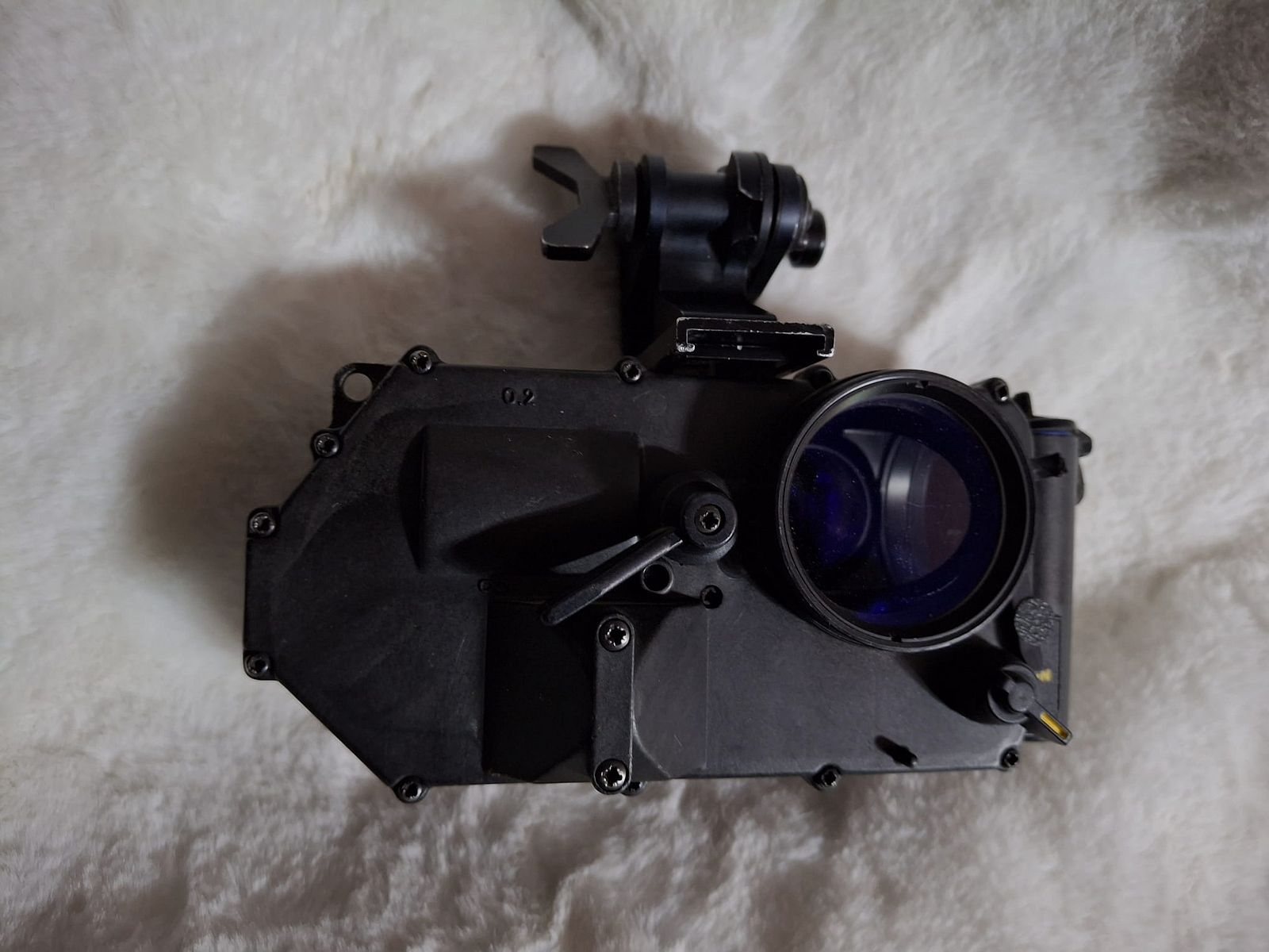 Nachtzichtversterker met helm- en hoofdbevestiging