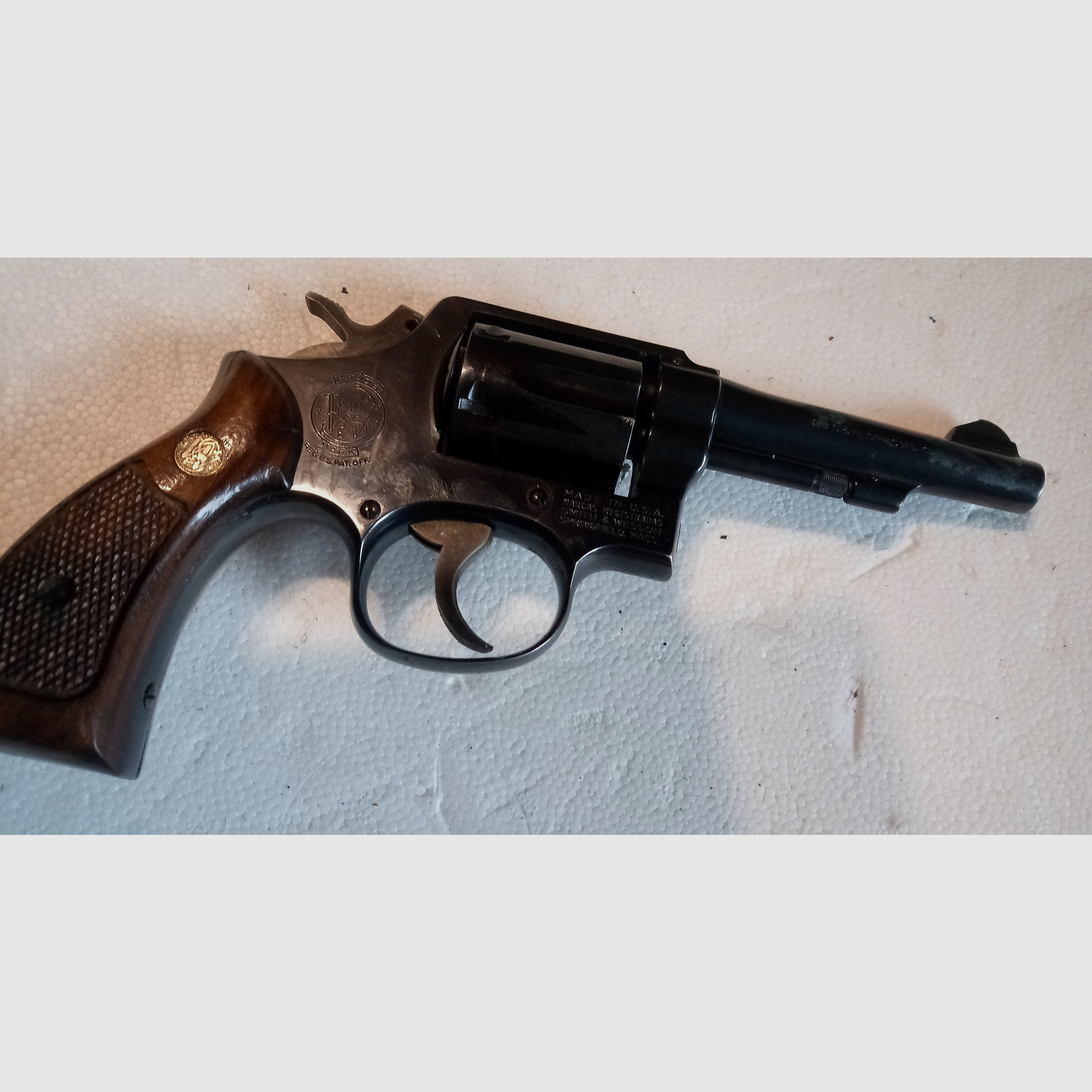 Revolver Smith & Wesson 38 special mit 179 Schuss Munition