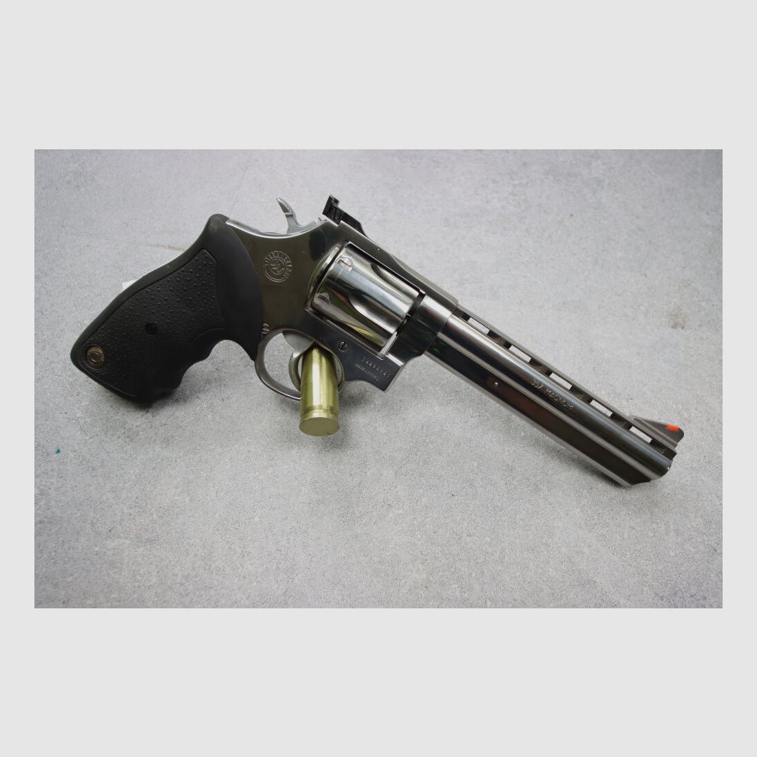 Taurus 689