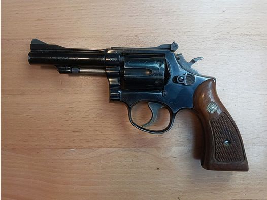 Smith & Wesson 15 - 3