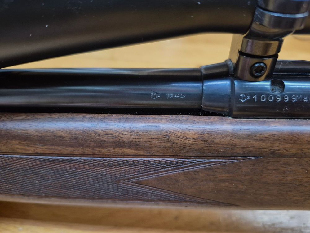 Wspaniały zestaw karabinu precyzyjnego Anschütz model MATCH 54 wersja 1407 – 22LR – Luneta Weaver CT36 Micro Trac 36 x 40 z diopterem i tunelem Anschütz (3 irysy!) – Ciężka lufa – Ochrona komory + Ochrona zamka + Walizka! Top zestaw! TBE+++, zdjęcie 32 z 53