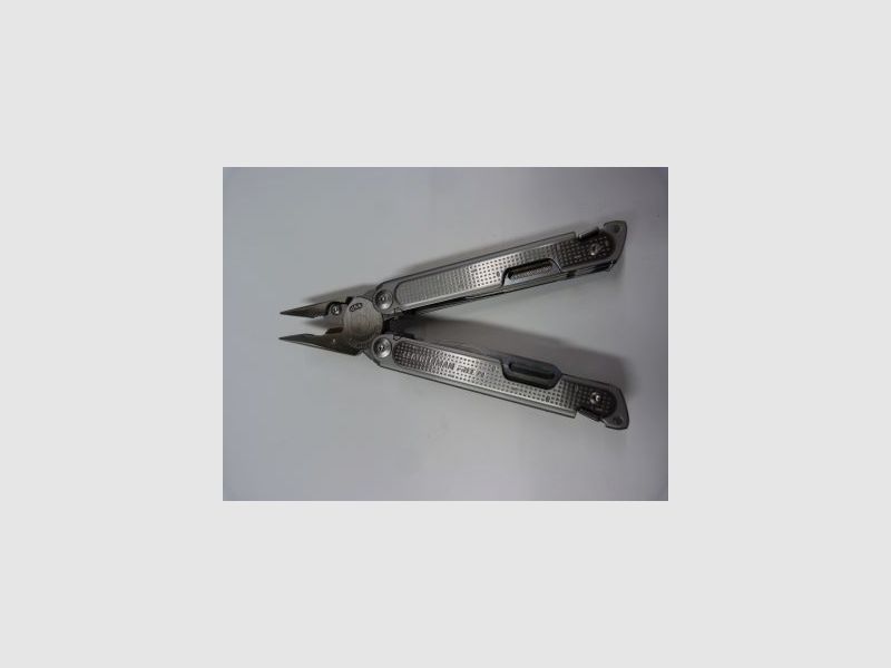 Leatherman free P4