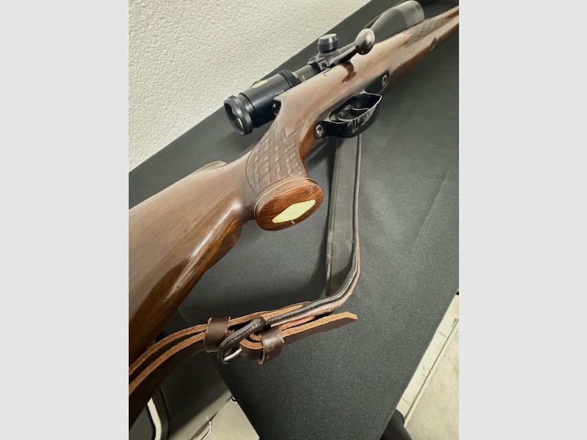 Mauser 66 rifle de caza, rifle de repetición de cerrojo de acción recta, rifle de caza calibre 30-06 en muy buen estado, incl. Tasco Titan 4-12x56 con punto de luz.