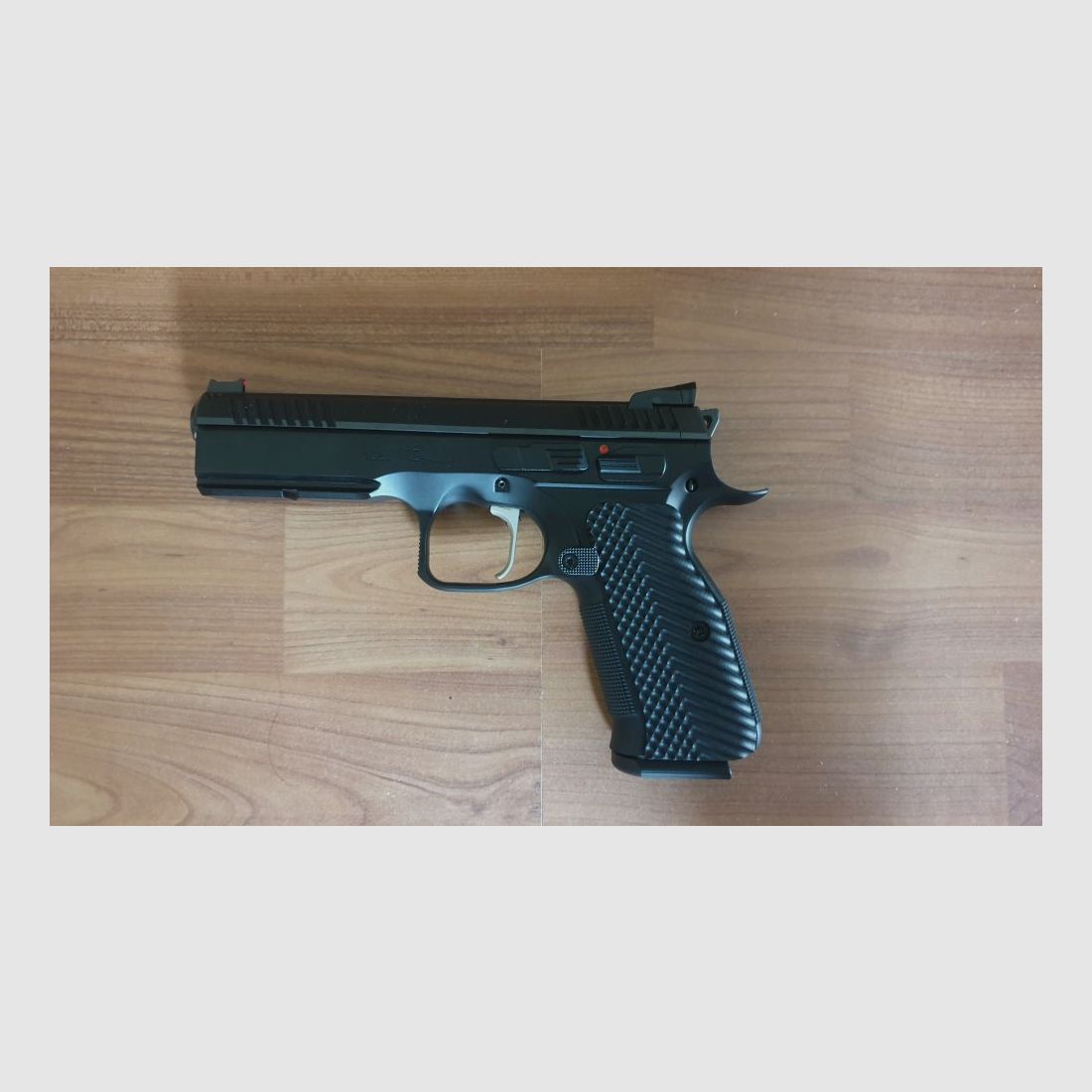 -CZ- Shadow 2 single action only 1291g