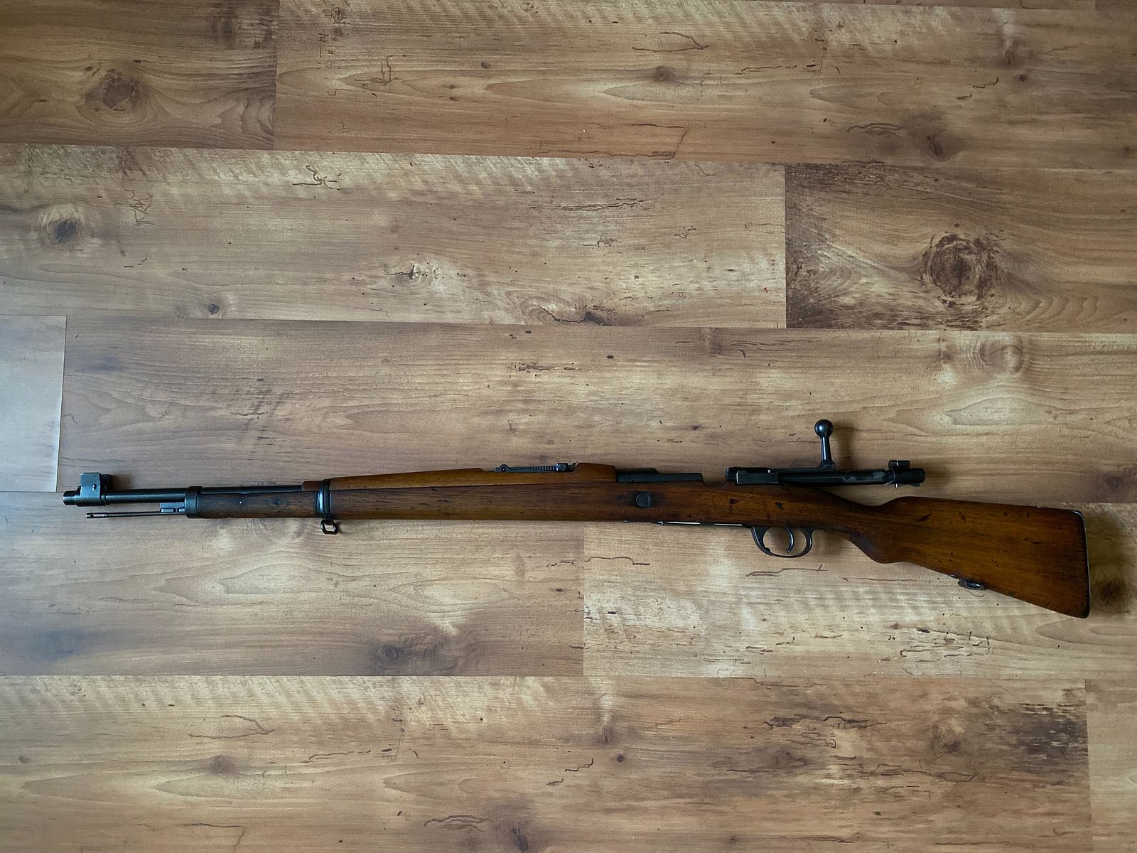 Liquidación de mi colección: DWM Mauser Vergueiro M1904/39, calib. 8x57JS, cargador individual, completo con stock militar intacto, escudo real Carlos I perfectamente conservado, imagen 2 de 8