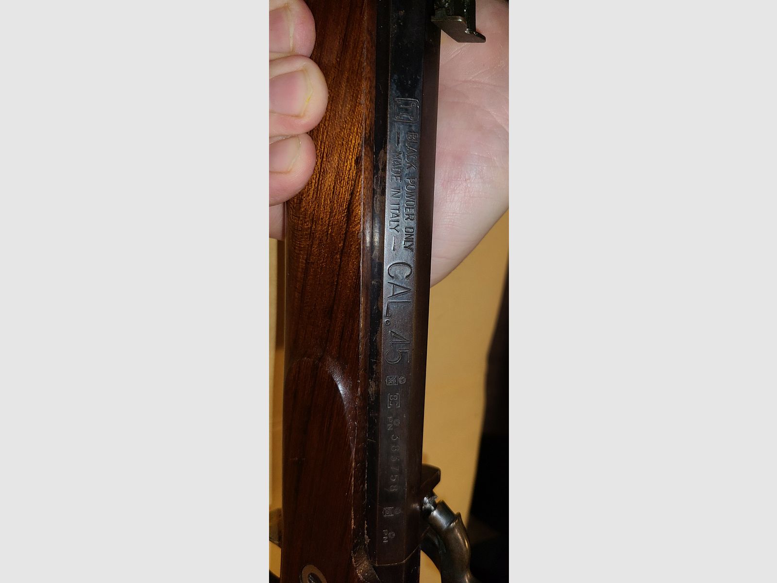VORDERLADER BÜCHSE 383758 / kal. 45 / NUSSBRAUN / WFW / BLACK POWDER SCHWARZPULVER / HOUT SCHAFT / TOP TOESTAND  ------>! BESCHRIJVING LEZEN ! <------  