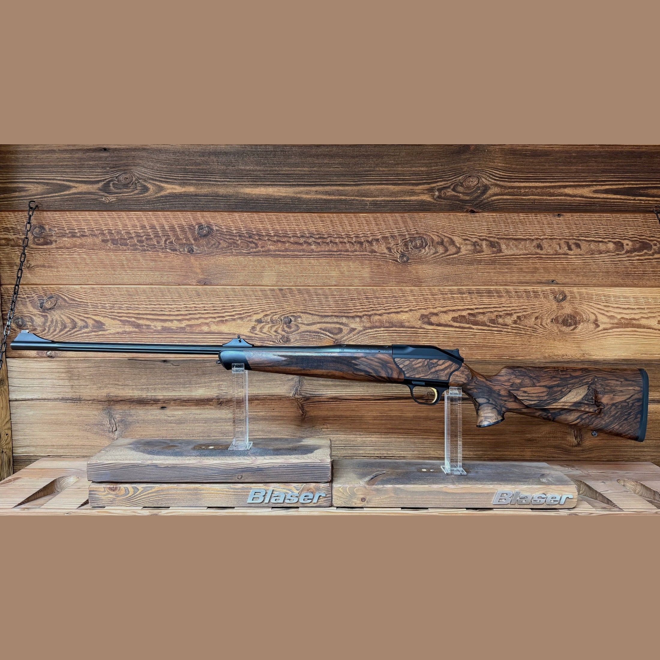 Blaser R8 grendelgeweer, afbeelding 1 van 12
