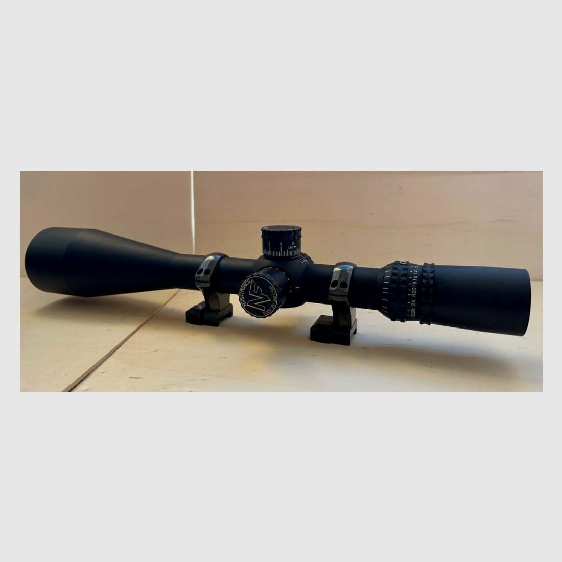 NIGHTFORCE NXS 8-32x56 .125 MOA - CH-3
