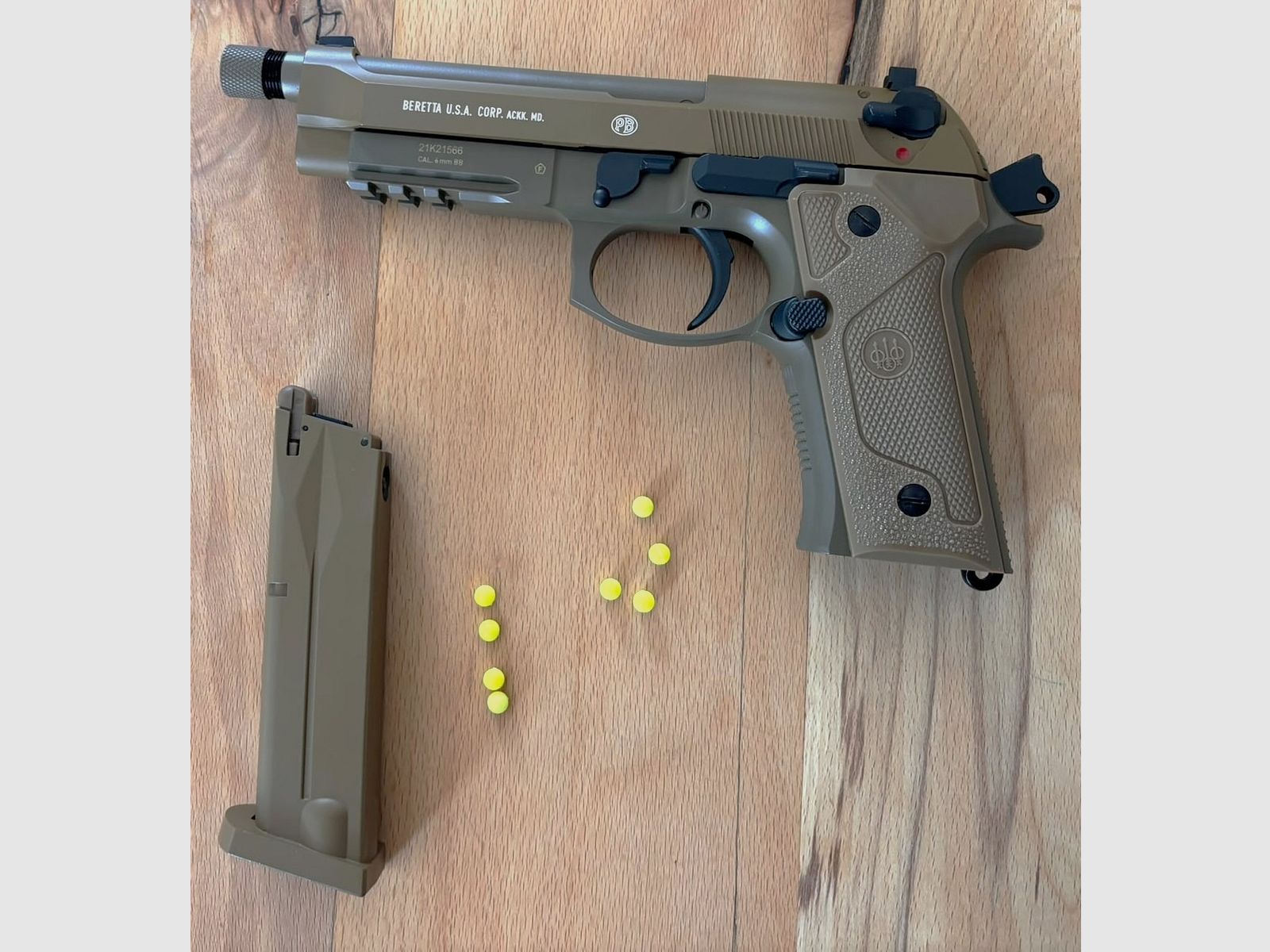 Beretta 6 mm BB Co2 in tarn Full Blowback