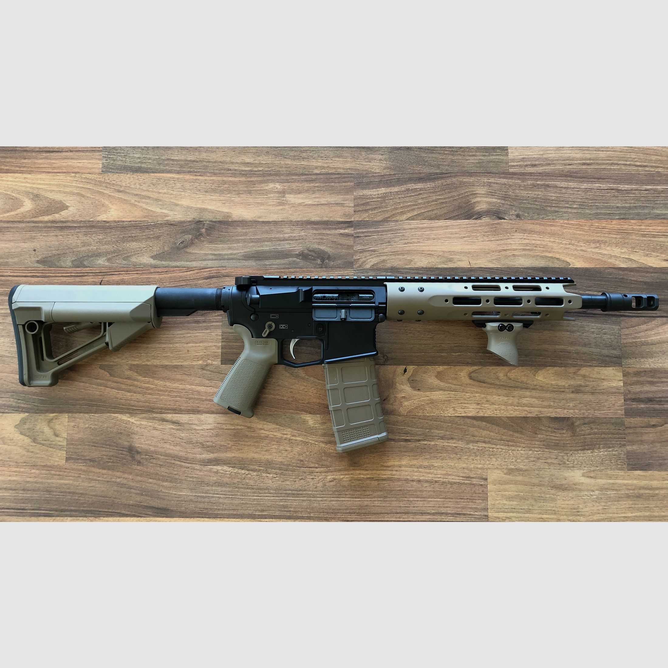Halbautomat Wyssen Defence WD15 FDE 11.5" Lauf 5.56x45, Bild 1 von 3