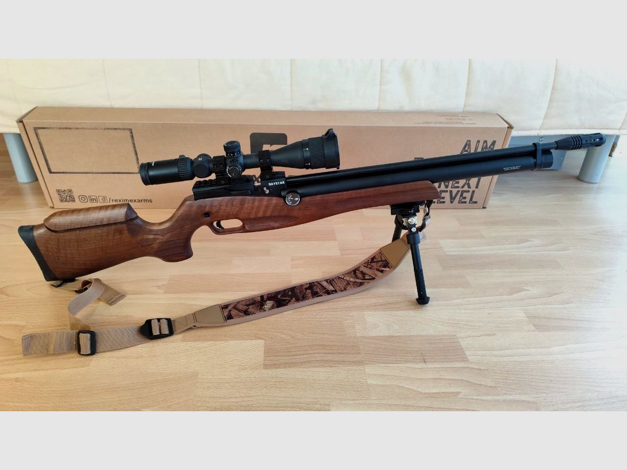 Reximex Daystar in 4,5mm mit Zielfernrohr, Zweibein, Tragegurt, zwei Magazinen und Exportkit