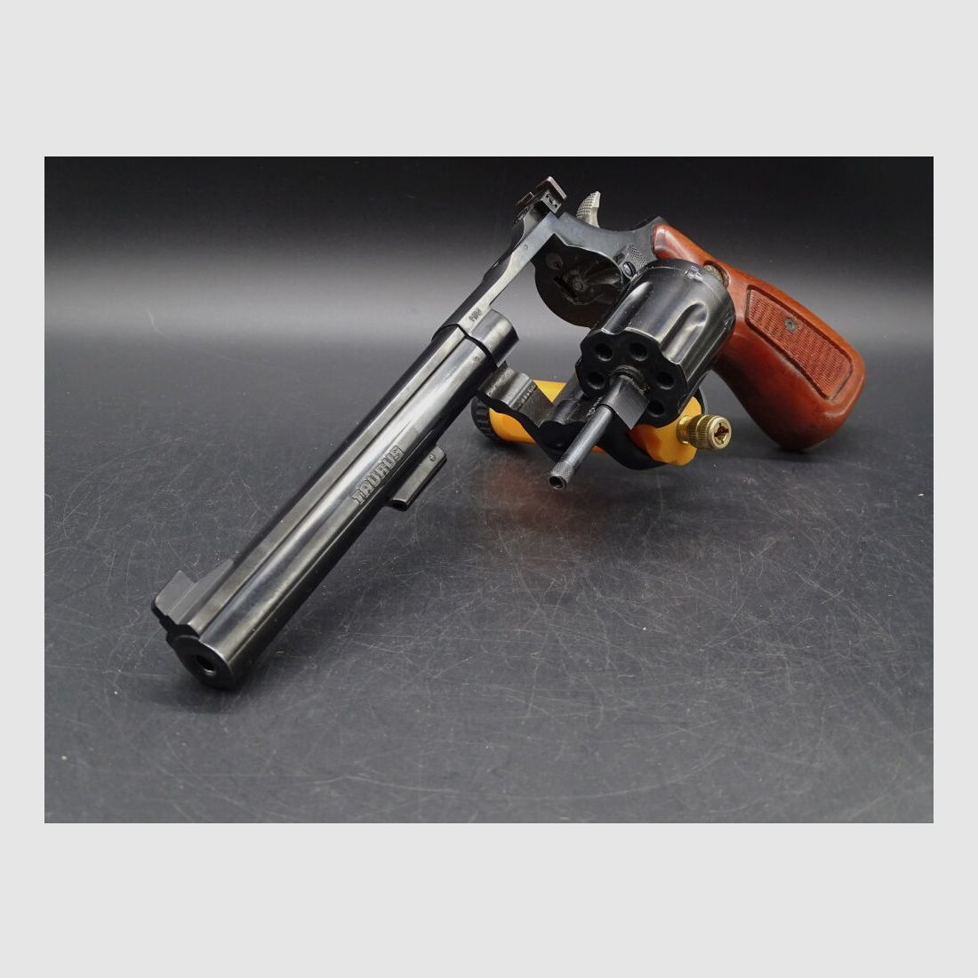 Taurus revolver kaliber .22lr 6"
