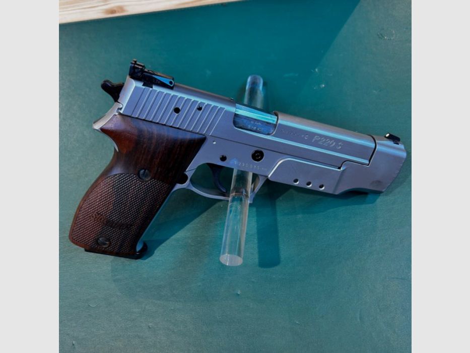 Sig Sauer P220 S .45 ACP | Used firearm, image 5 of 8