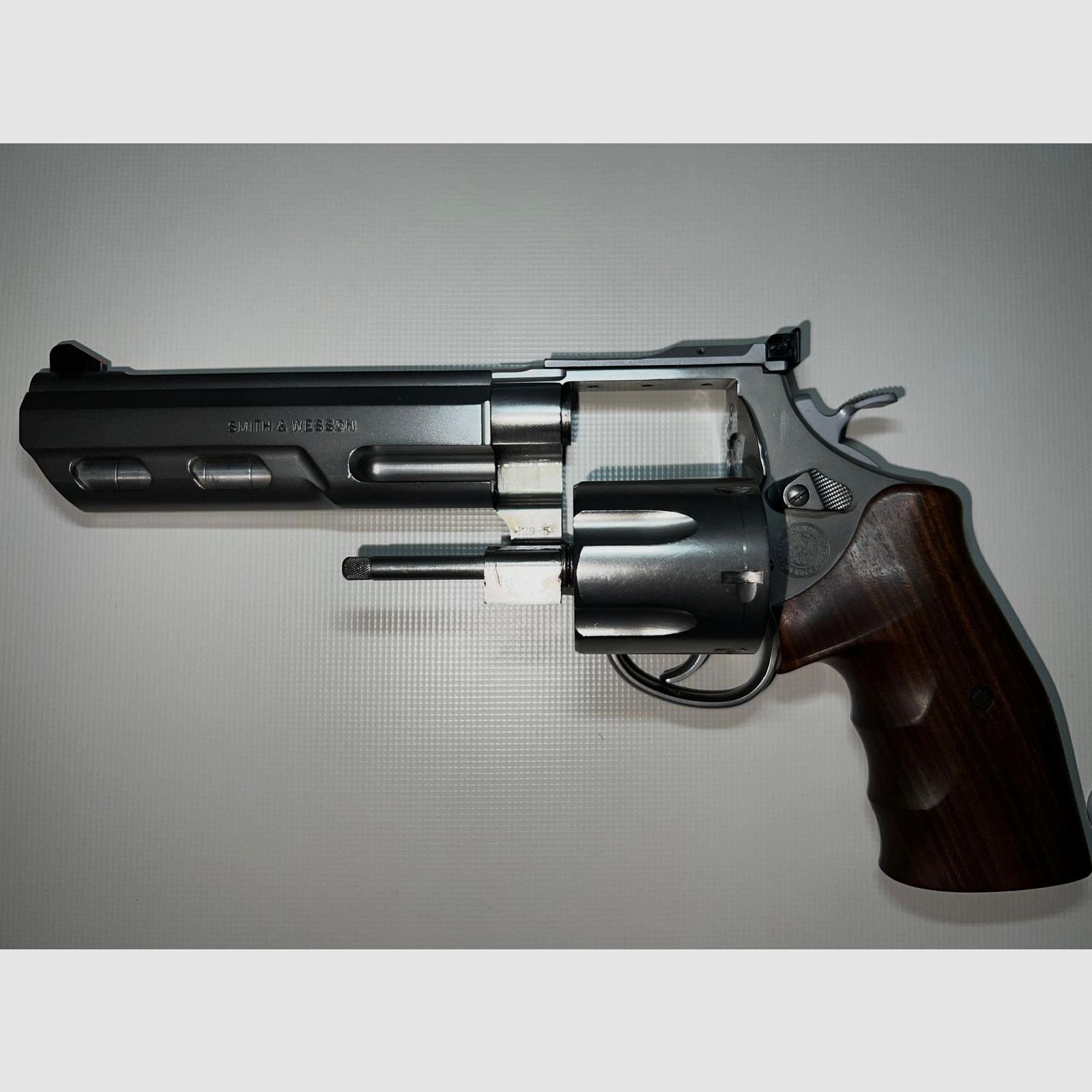 Smith & Wesson 629-5 Performance Center .44 Magnum – Sammlerstück mit Power und Stil