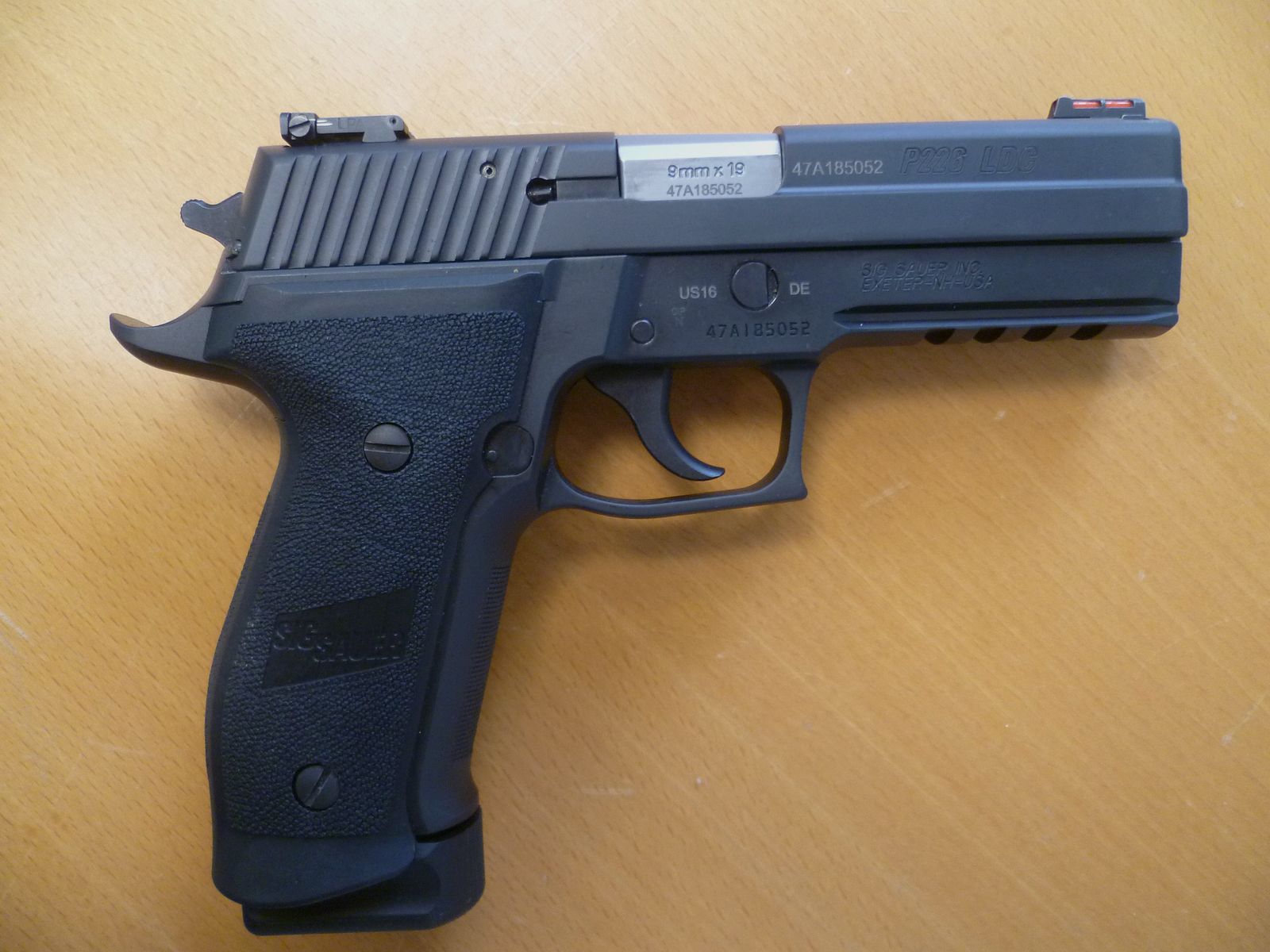 Pistola SIG Sauer P226 LDC II Tacops 9mm Luger