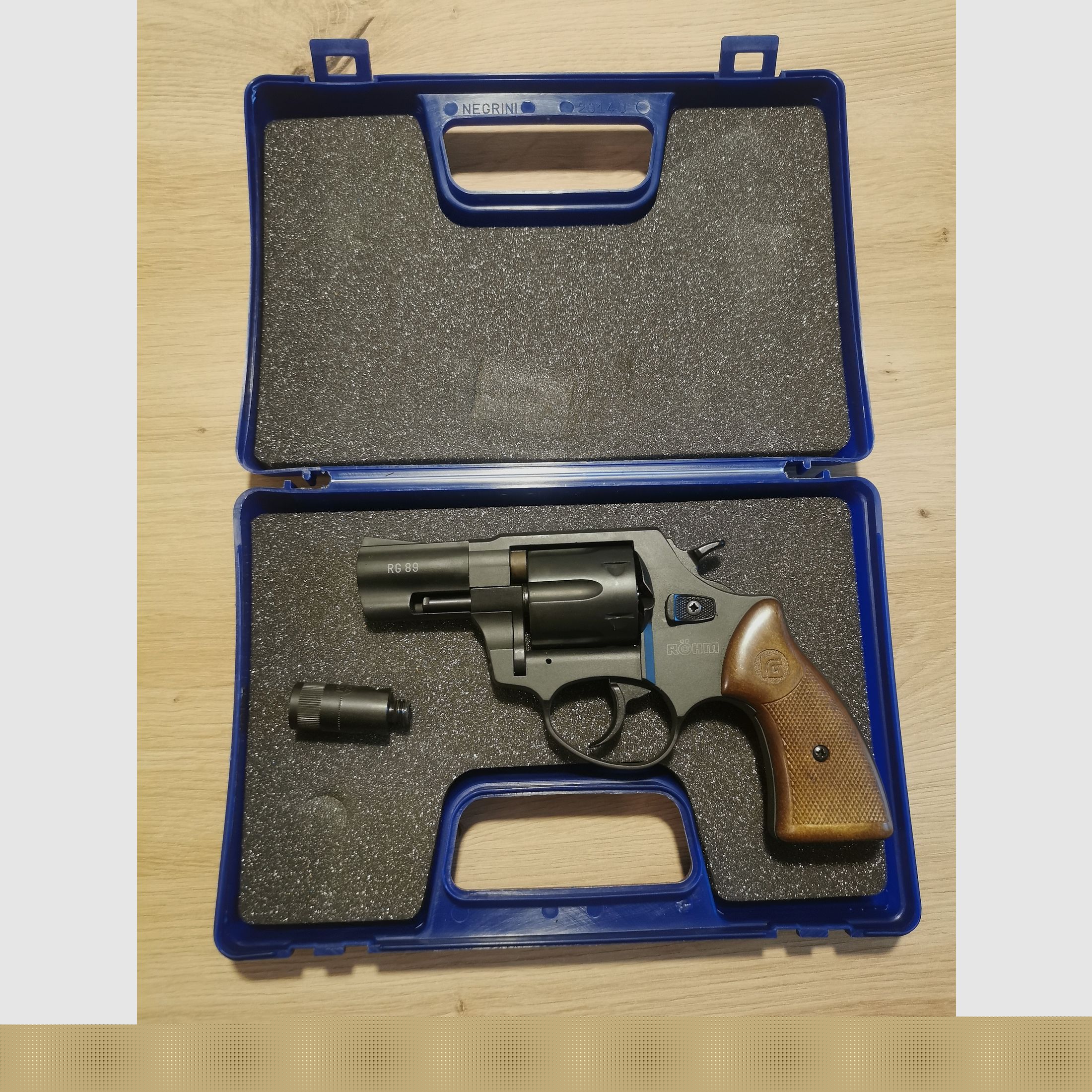 Röhm RG 89 mit Abschussbecher für Signalmunition 