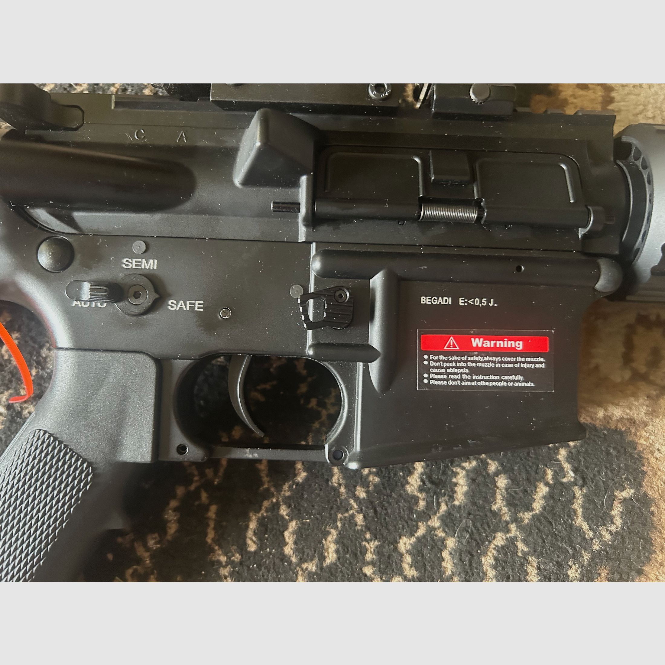 E&C M4 SOPMOD SD -GEN.4- (EFCS, MOSFET, KURZER HUB, AMBIDEXTROUS, GESCHWINDIGKEITSABZUG, PRO HOPUP) AEG MIT METALLGEHÄUSE & BURST MODUS < 0,5 J.