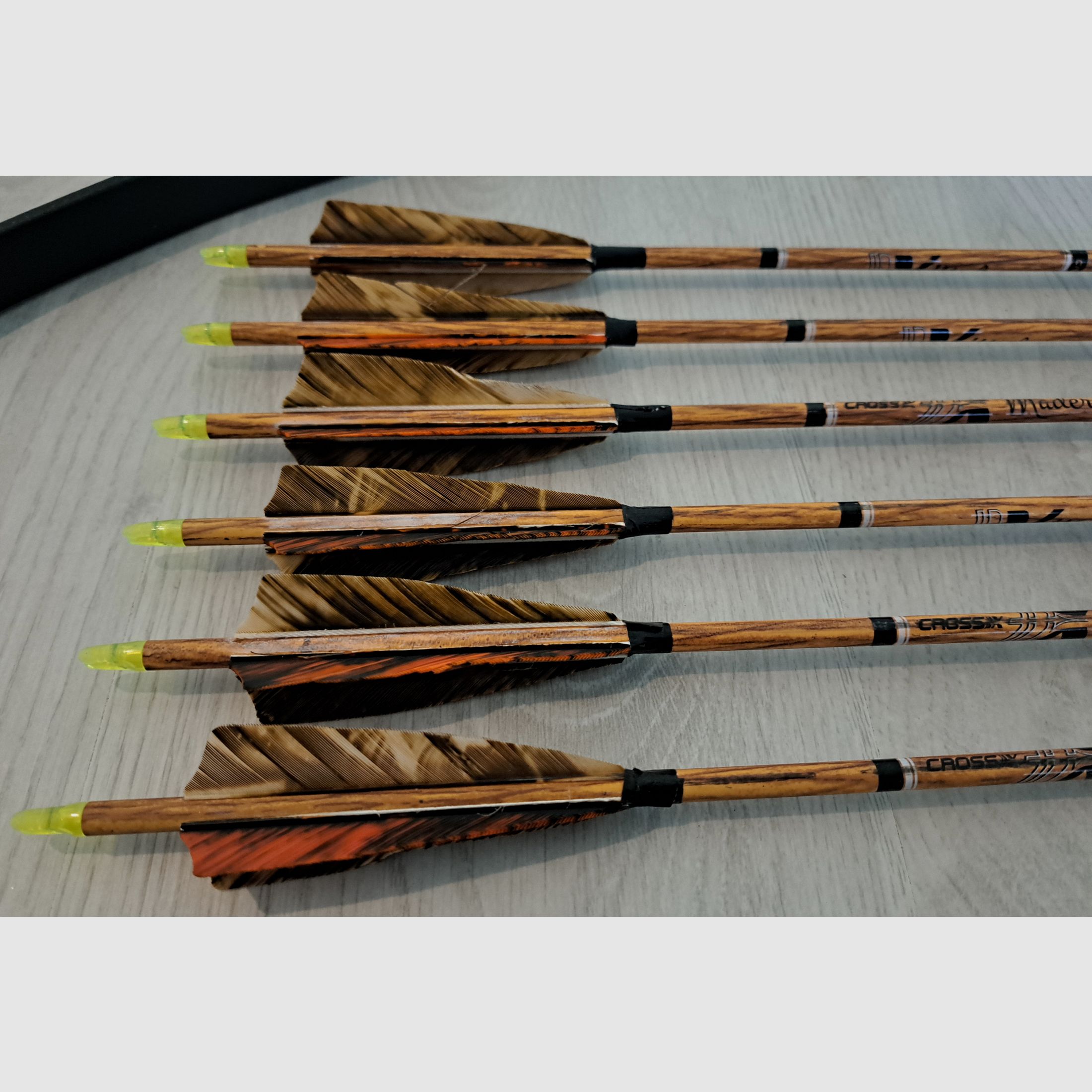 Koreański łuk KAYA Black Cat 60 funtów 52 cale + strzały + 2x zapasowe cięciwy + torba