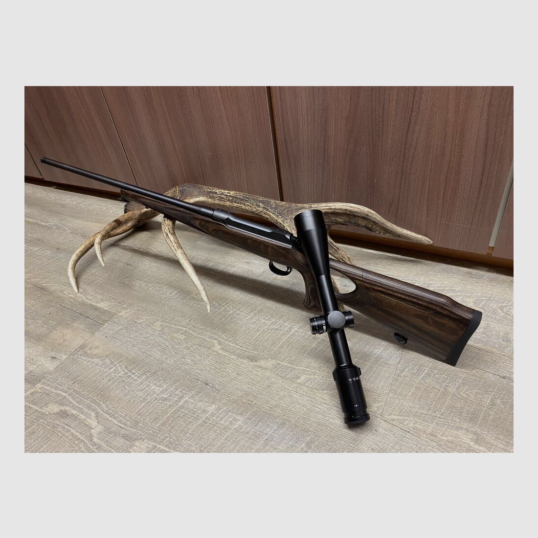 Sauer 101 GTI, mit Leica Amplus 6 2,5-15x50 i