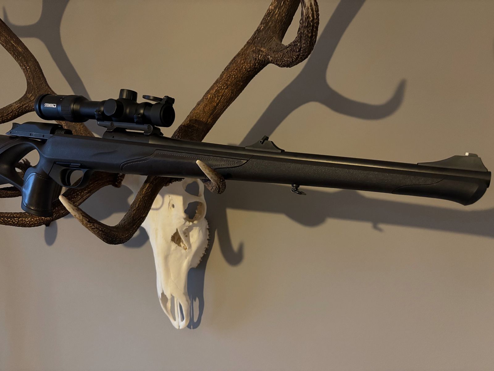 Blaser R8 leren kolf / linkshandig in kaliber 30/06