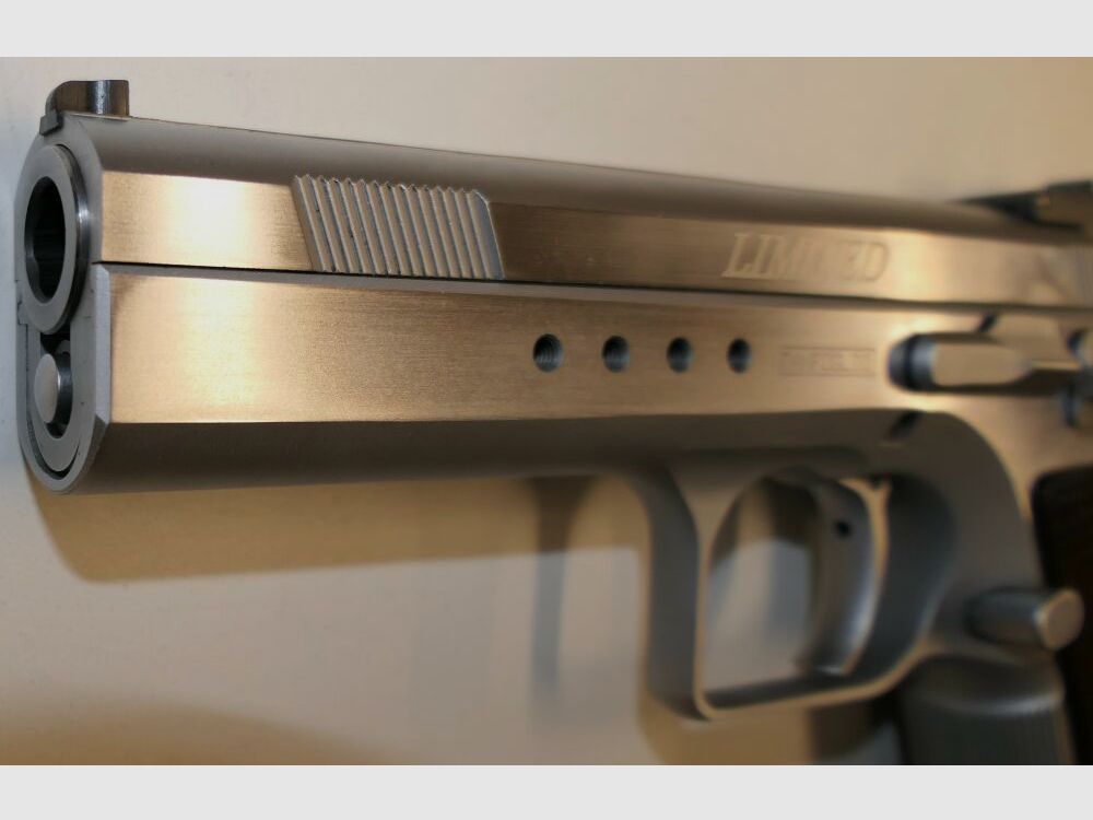 Tanfoglio	 Pistole, Tanfoglio Limited Custom, Gebraucht .45Auto, .45ACP mit Ersatzmagazin