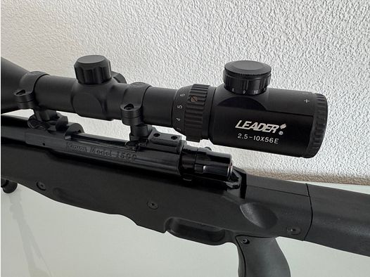 Howa 1500 .223 Rem mit Mündungsbremse und Zweibein Roedale Precison Schaft 
