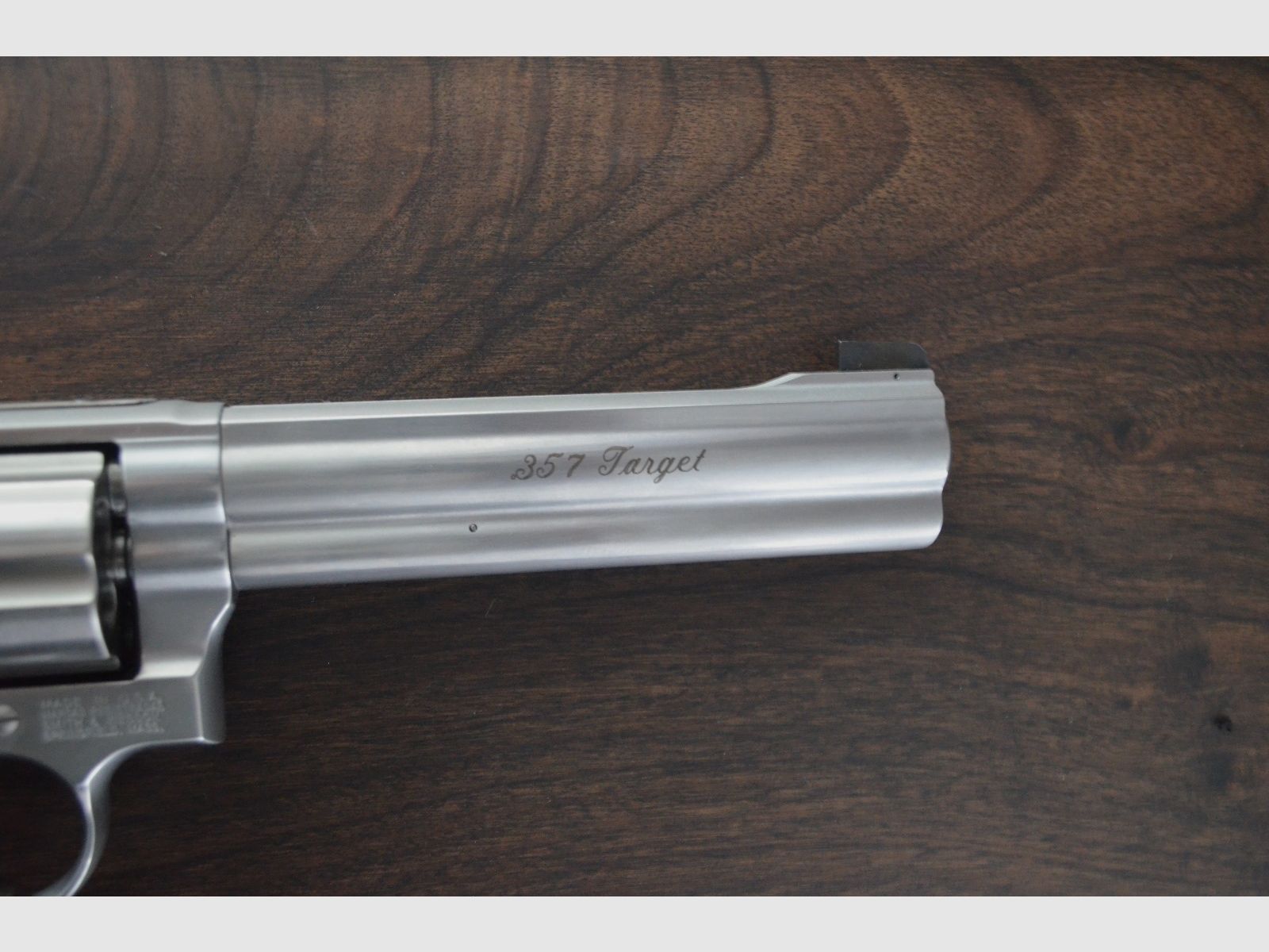 Smith & Wesson 686-6 Target Champion Kal.357 Mag. 6 Zoll Lauf im S&W Koffer mit Zubehör