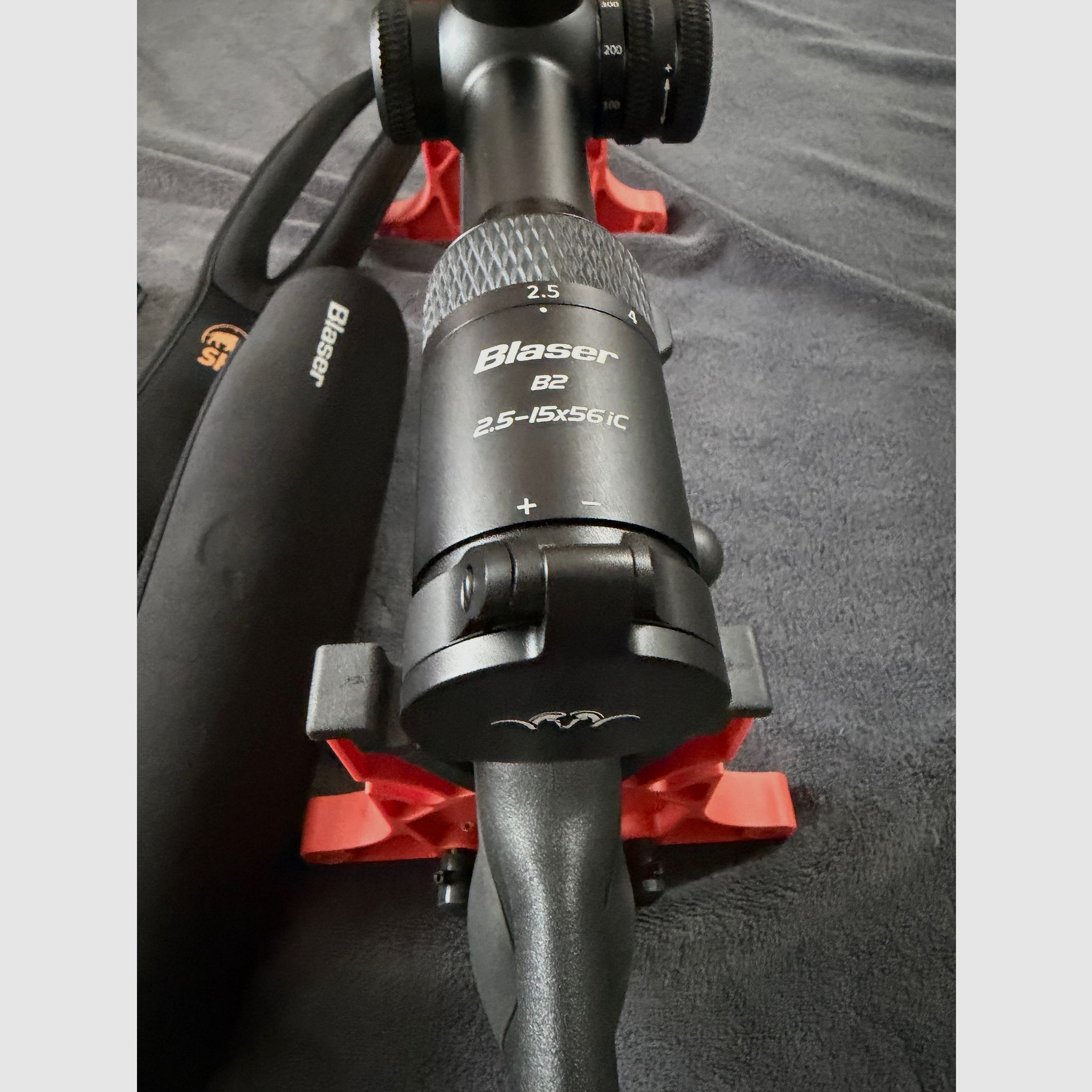 Blaser Zielfernrohr B2 2,5-15x56 iC S mit Schiene und Blaser Sattelmontage