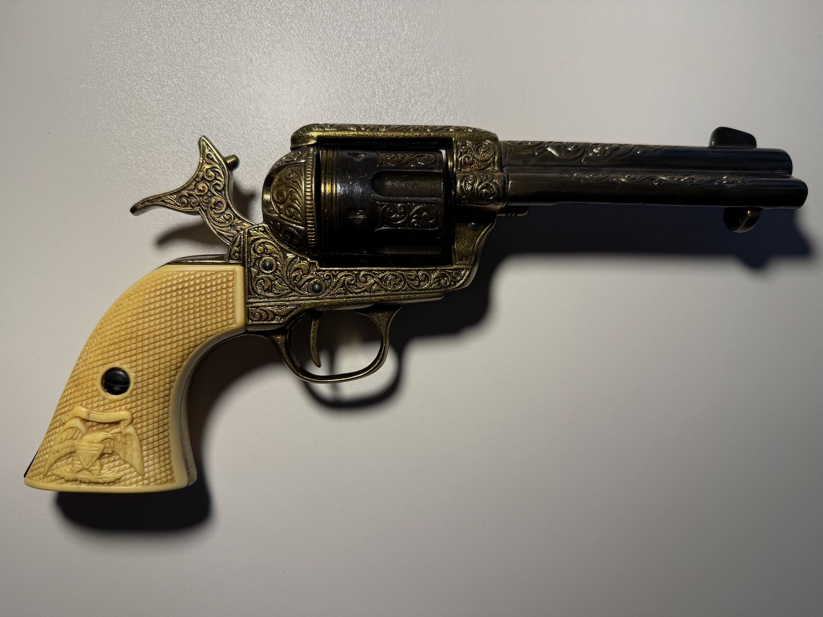 Revolver "COLT Peacemaker“, US Kavallerie 1873, verzierte Dekowaffe