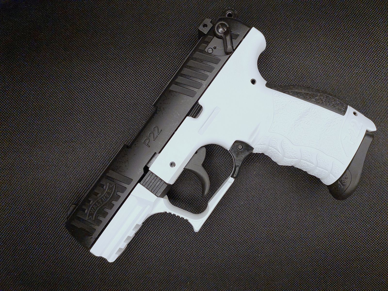 Walther P22Q Schreckschuss Pistole 9mm P.A.K. Sondermodell CHESS (PTB 778) mit 2 Magazinen - neuwertig! [P 22 q]