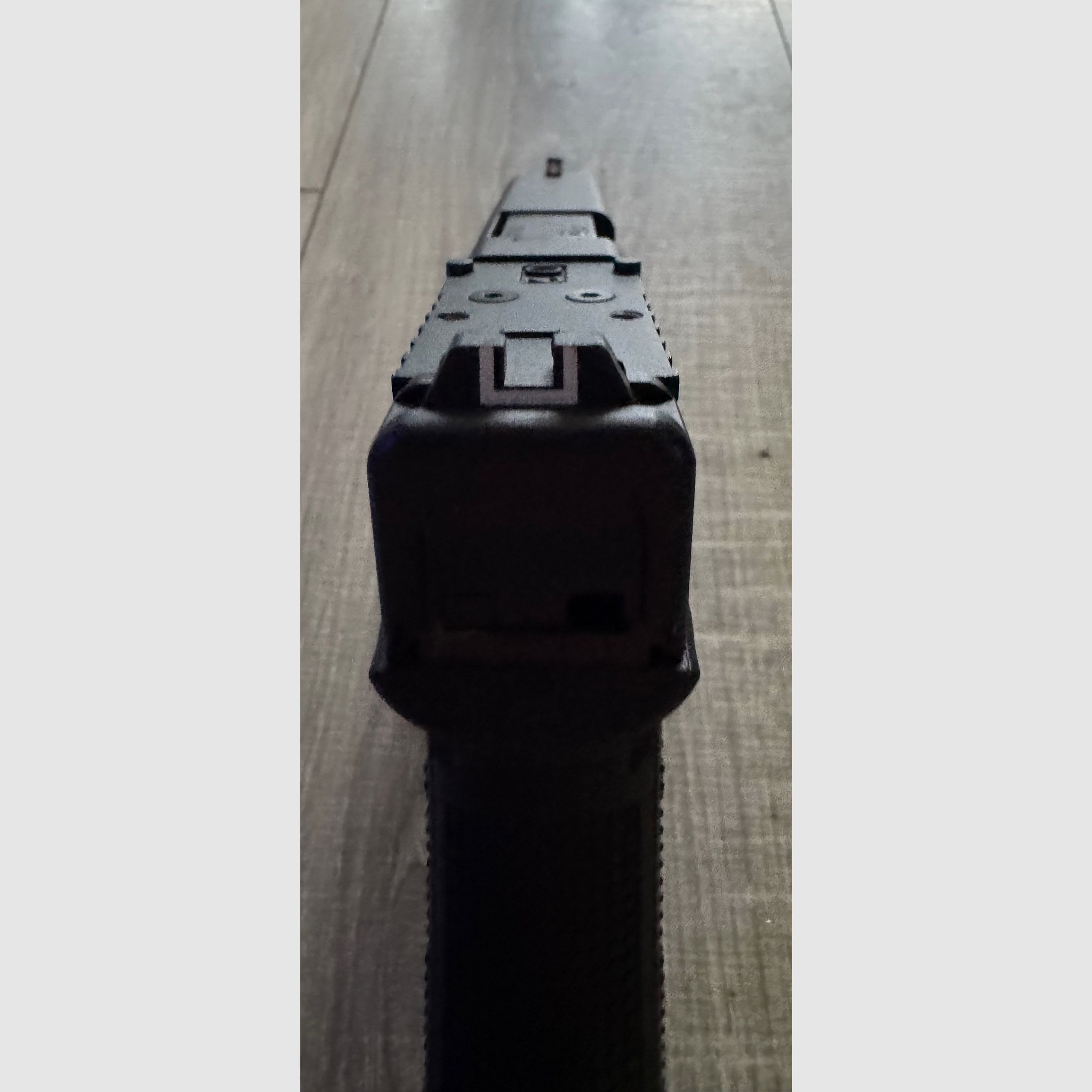 Umarex Glock 19 Gen 5 MOS 4,5 mm CO2 Blowback – Incl. Trijicon/Mini Dot Platte & BBs (VB)