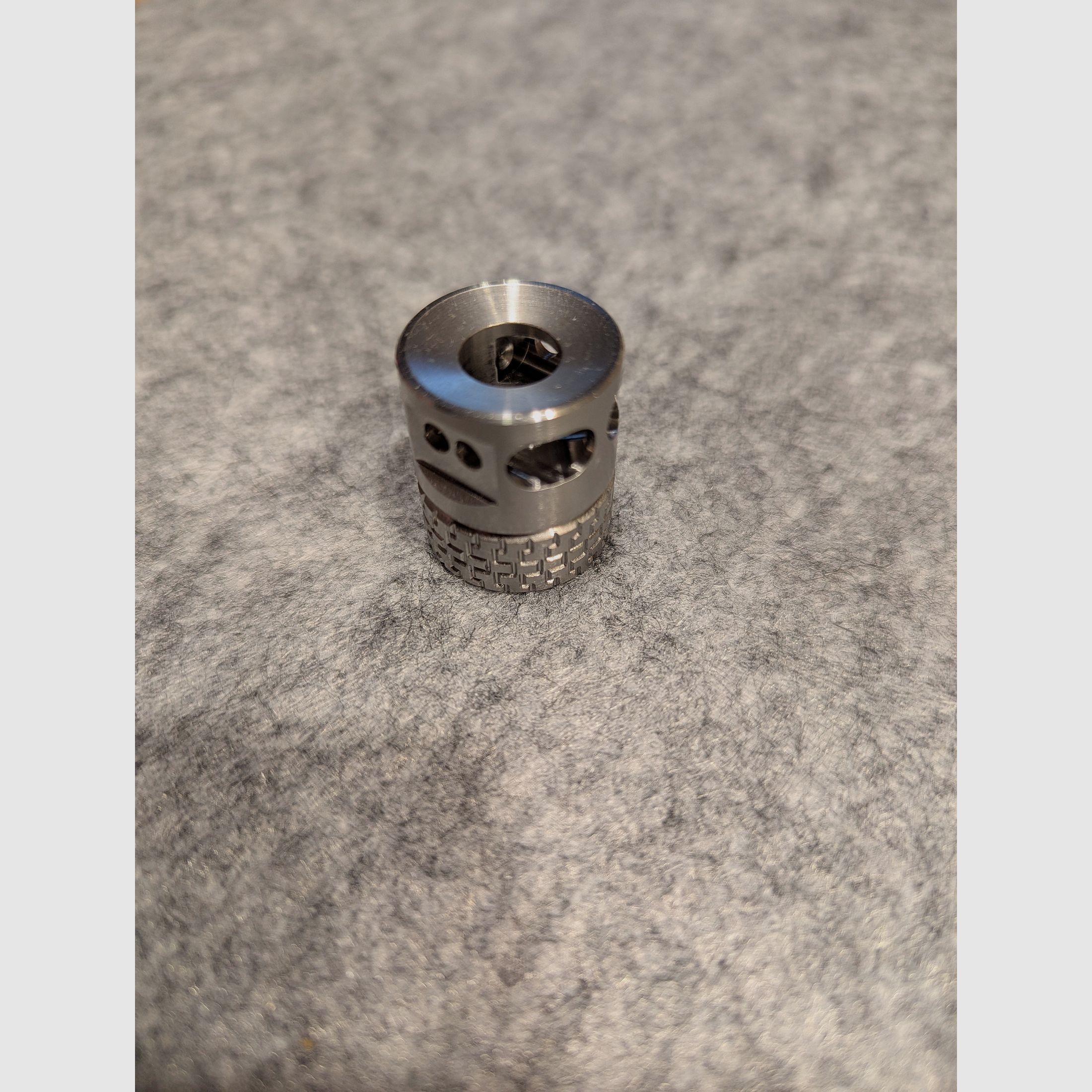 Walther PDP compensator vermindert recoil ook voor anderen.
