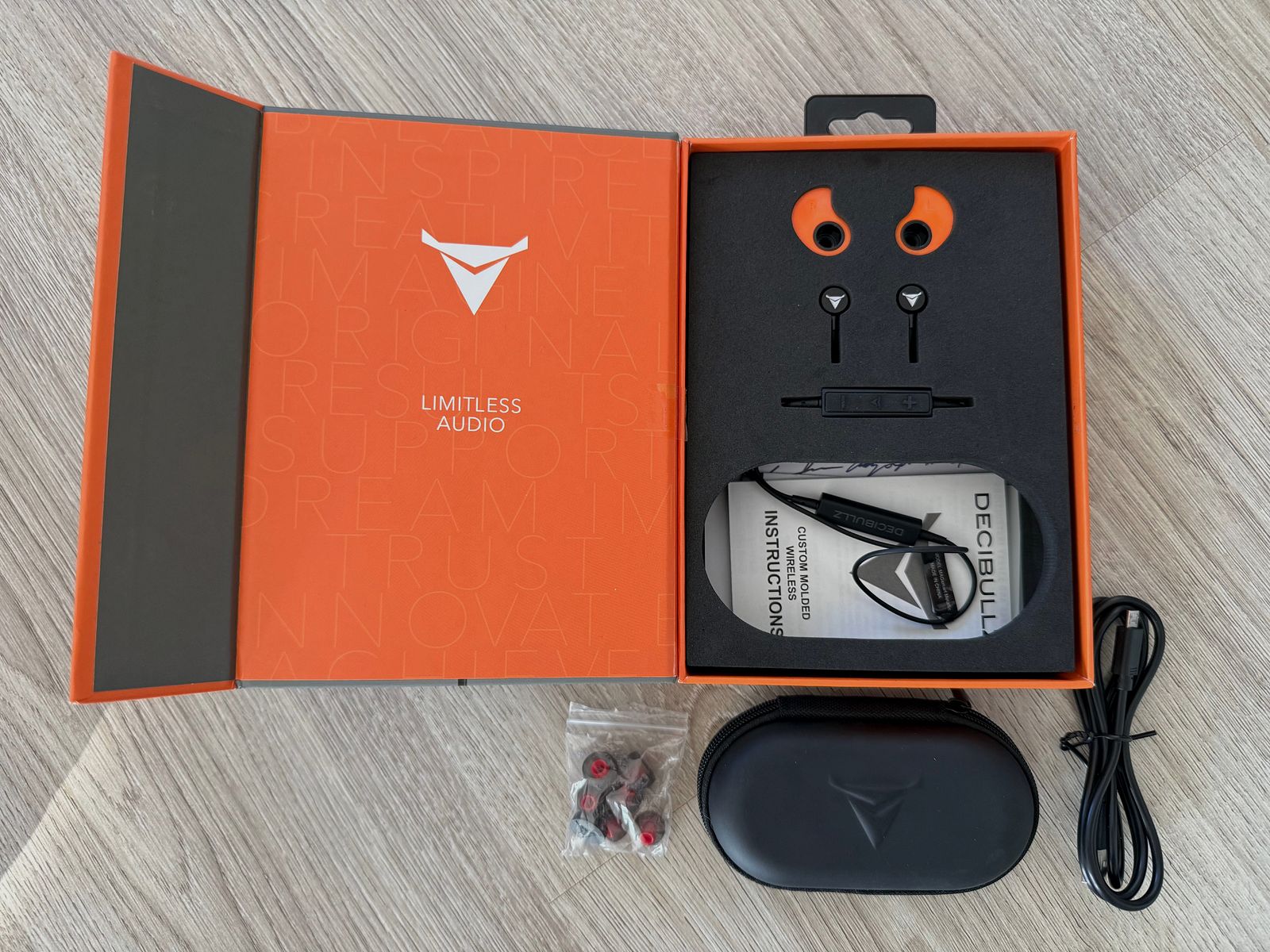 Gehörschutz elektronisch DECIBULLZ Wireless Orange anpassbar