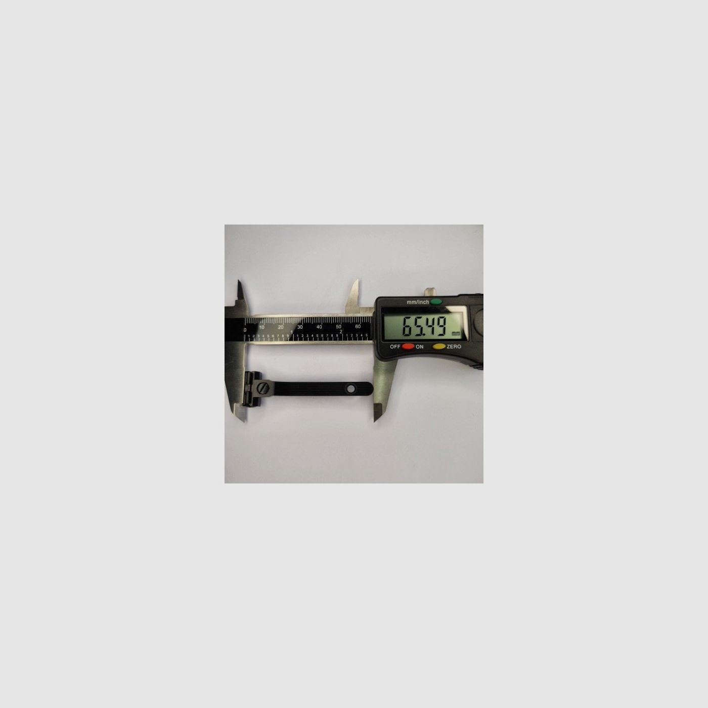 Smith & Wesson Rear Sight Assembly New Style Black .146 223340000, image 1 of 6