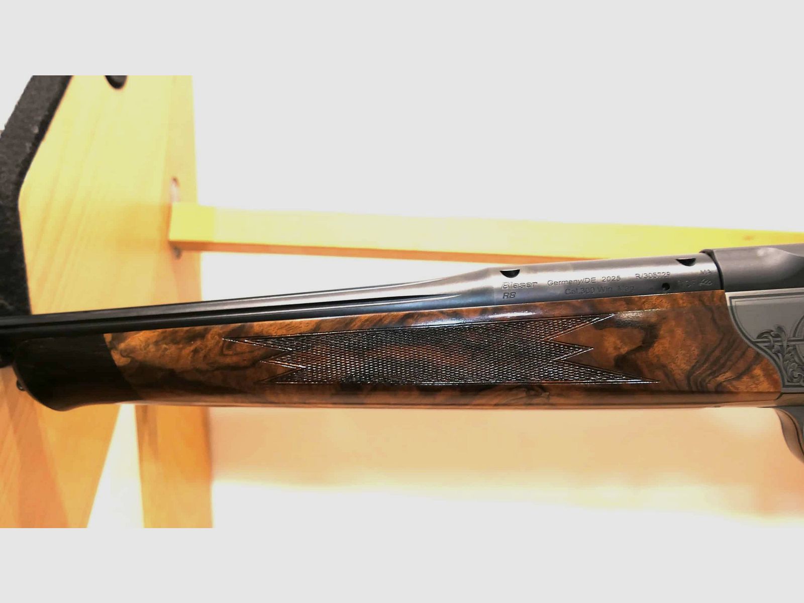 Fucile da caccia Blaser R8 Lusso Grado 7 cal. 300 Win Mag, immagine 8 di 14