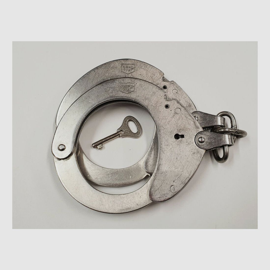 CLEJUSO Clemen & Jung e.K. Handfessel CLEJUSO No. 12 R , rostfreie Edelstahl Handschelle, Made in Germany, gebraucht